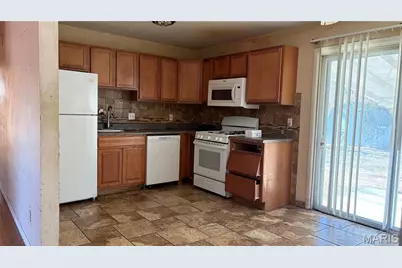 277 Dashwood Drive, Saint Louis, MO 63135 - Photo 4