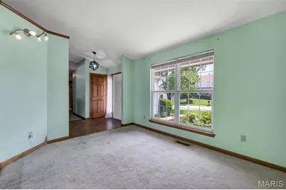 1828 Chateau Du Mont Drive, Florissant, MO 63031 - Photo 8