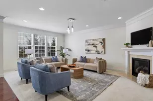 718 Savannah Crossing Way, Chesterfield, MO 63017 - Photo 2