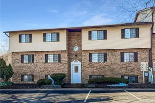 17 Village W Ct, Washington, MO 63090 - Photo 1