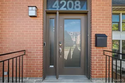 4208 Olive Street #4208, Saint Louis, MO 63108 - Photo 4