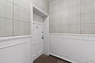 923 S Hanley Rd, Saint Louis, MO 63105 - Photo 30