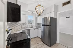 923 S Hanley Rd, Saint Louis, MO 63105 - Photo 20