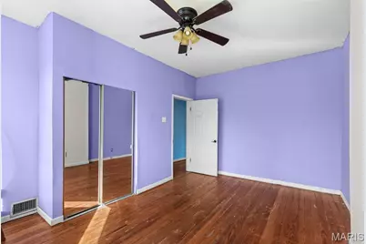 915 Bates Street, Saint Louis, MO 63111 - Photo 16
