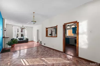 915 Bates Street, Saint Louis, MO 63111 - Photo 8