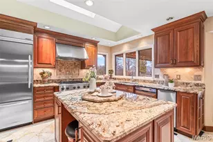 262 Greenbriar Estates Dr, Des Peres, MO 63122 - Photo 24