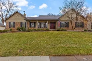 262 Greenbriar Estates Dr, Des Peres, MO 63122 - Photo 2