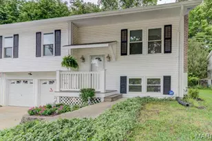 11953 Meadow Run Ct, Maryland Heights, MO 63043 - Photo 2