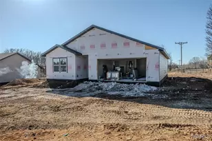 2043 Kay Ave, Lebanon, MO 65536 - Photo 2