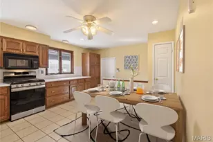 3588 Eileen Ann Dr, Saint Louis, MO 63129 - Photo 4