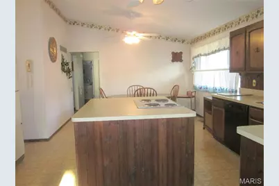 1540 Hialeah Place, Florissant, MO 63033 - Photo 6