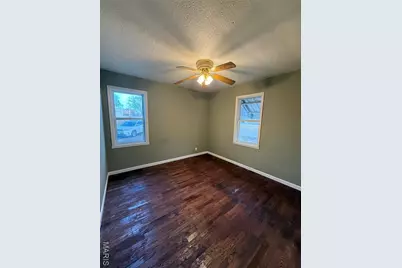 285 E Oak Street, Saint Clair, MO 63077 - Photo 18