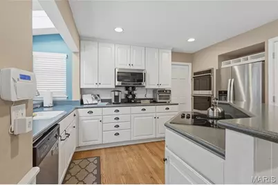 1635 Clayton Spur Court, Ellisville, MO 63011 - Photo 6