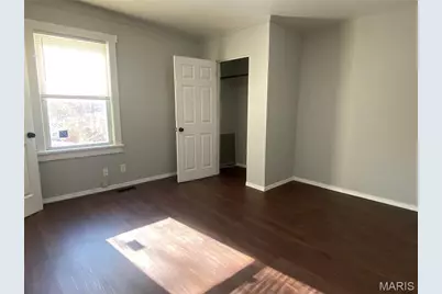 8539 Robin Avenue, Saint Louis, MO 63147 - Photo 6