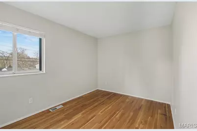 2627 SE Bruno Avenue, Saint Louis, MO 63114 - Photo 12