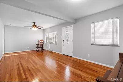 424 Tiffany Drive, Saint Louis, MO 63123 - Photo 2