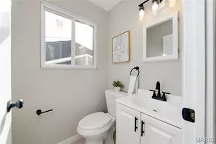 10430 Castle Dr, Saint Louis, MO 63136 - Photo 12