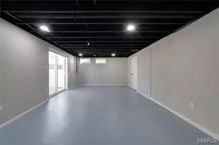 10430 Castle Dr, Saint Louis, MO 63136 - Photo 18