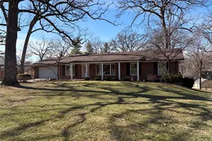 7654 Paragon Cir, Grantwood Village, MO 63123 - Photo 2