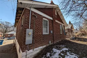 8363 Eton Pl, Jennings, MO 63136 - Photo 18