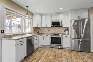 2113 Cherry Cove Ct, Maryland Heights, MO 63043 - Photo 10