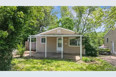 3368 Suncrest Avenue, Breckenridge Hills, MO 63114 - Photo 1