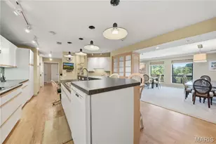 585 Coeur de Royale Dr, Creve Coeur, MO 63141 - Photo 10