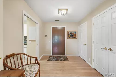 585 Coeur De Royale Drive #405, Creve Coeur, MO 63141 - Photo 4