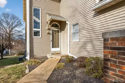 16250 Lea Oak Court, Chesterfield, MO 63017 - Photo 2