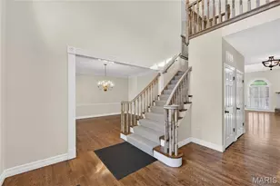 1747 Baxter Forest Valley Ct, Chesterfield, MO 63005 - Photo 4