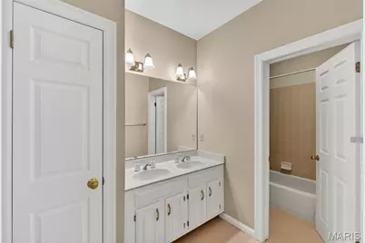 1747 Baxter Forest Valley Court, Chesterfield, MO 63005 - Photo 32