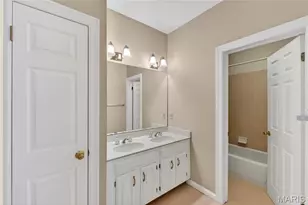 1747 Baxter Forest Valley Ct, Chesterfield, MO 63005 - Photo 32