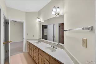 1747 Baxter Forest Valley Ct, Chesterfield, MO 63005 - Photo 26