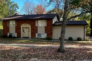 1 Braquewood Ct, Manchester, MO 63021 - Photo 2