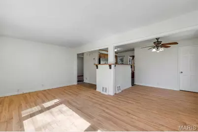 2045 Bainbridge Drive, Saint Louis, MO 63133 - Photo 6