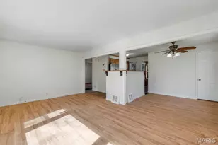 2045 Bainbridge Dr, Saint Louis, MO 63133 - Photo 6