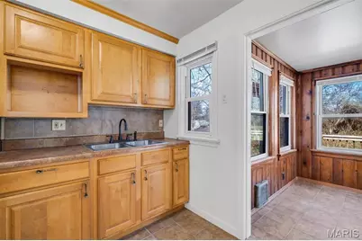 2045 Bainbridge Drive, Saint Louis, MO 63133 - Photo 12