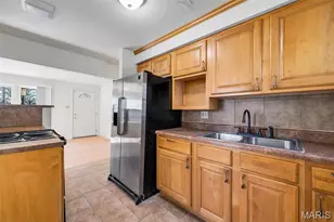 2045 Bainbridge Dr, Saint Louis, MO 63133 - Photo 10