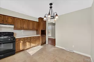 16 Knollwood Ct, Saint Charles, MO 63304 - Photo 16