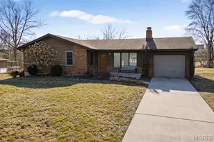 16 Knollwood Ct, Saint Charles, MO 63304 - Photo 1