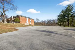 5766 Westphalia Ln, Saint Louis, MO 63129 - Photo 18