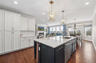 734 Crested Pt Dr, Eureka, MO 63025 - Photo 4