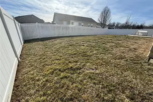 34 Hampton Dr, Troy, MO 63379 - Photo 2