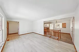 2531 Wesglen Estates Dr, Maryland Heights, MO 63043 - Photo 4