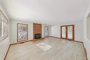 2531 Wesglen Estates Dr, Maryland Heights, MO 63043 - Photo 10