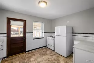 704 Dallas Dr, Bella Villa, MO 63125 - Photo 12