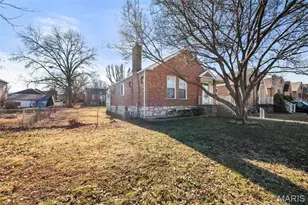 704 Dallas Dr, Bella Villa, MO 63125 - Photo 4