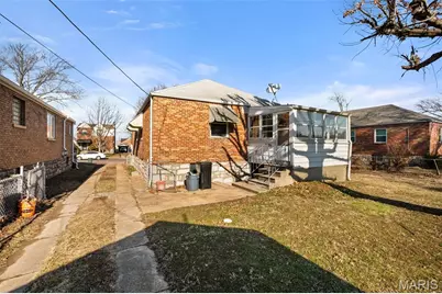 704 Dallas Drive, Bella Villa, MO 63125 - Photo 22