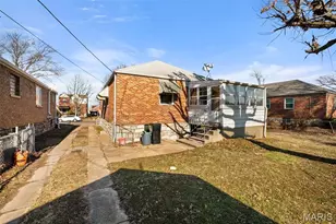 704 Dallas Dr, Bella Villa, MO 63125 - Photo 22