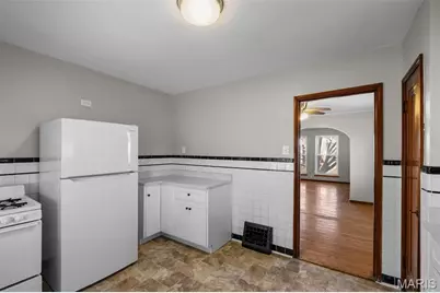 704 Dallas Drive, Bella Villa, MO 63125 - Photo 14